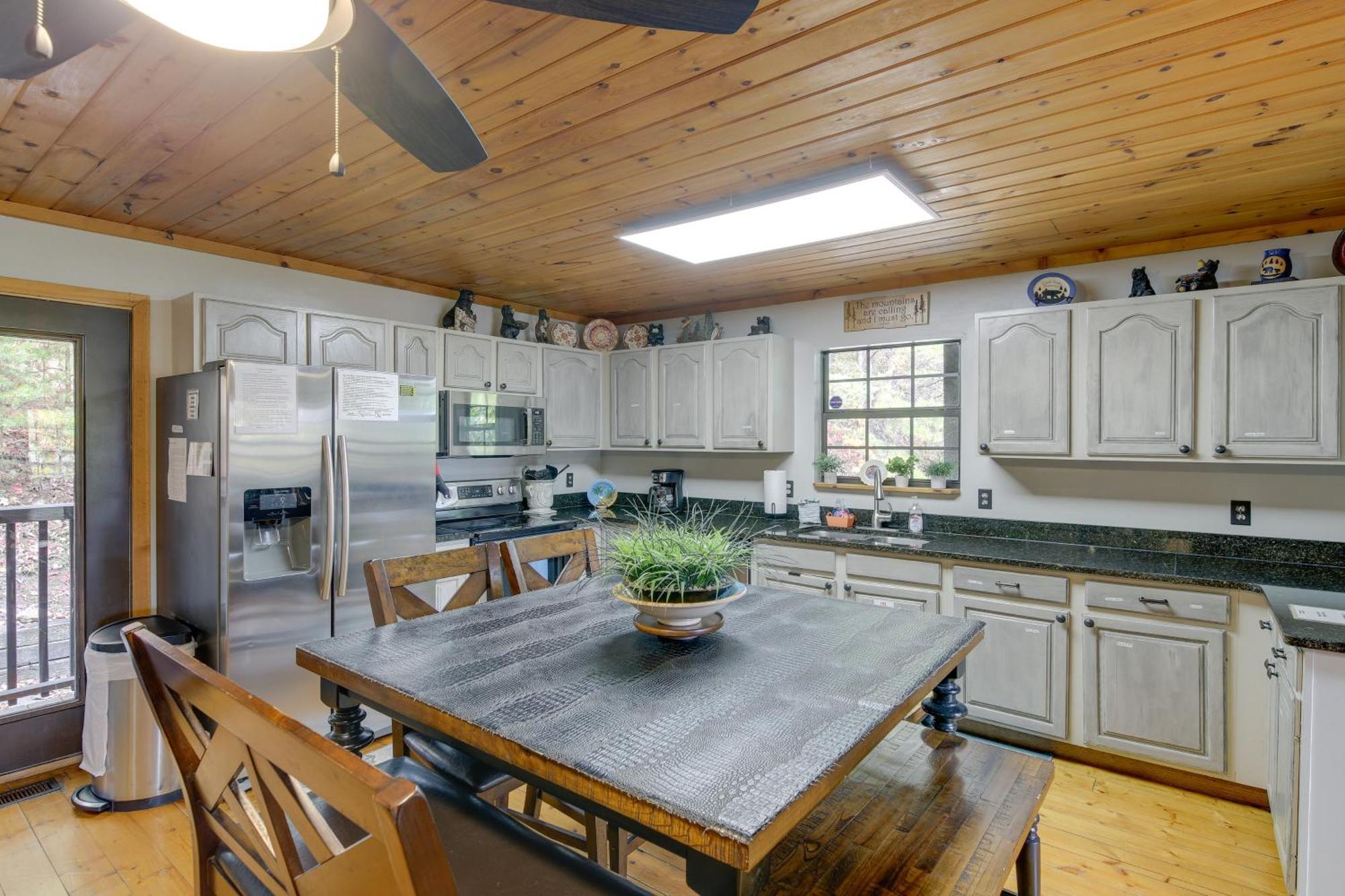Above And Beyond Pigeon Forge Cabin With Prime Views! Экстерьер фото