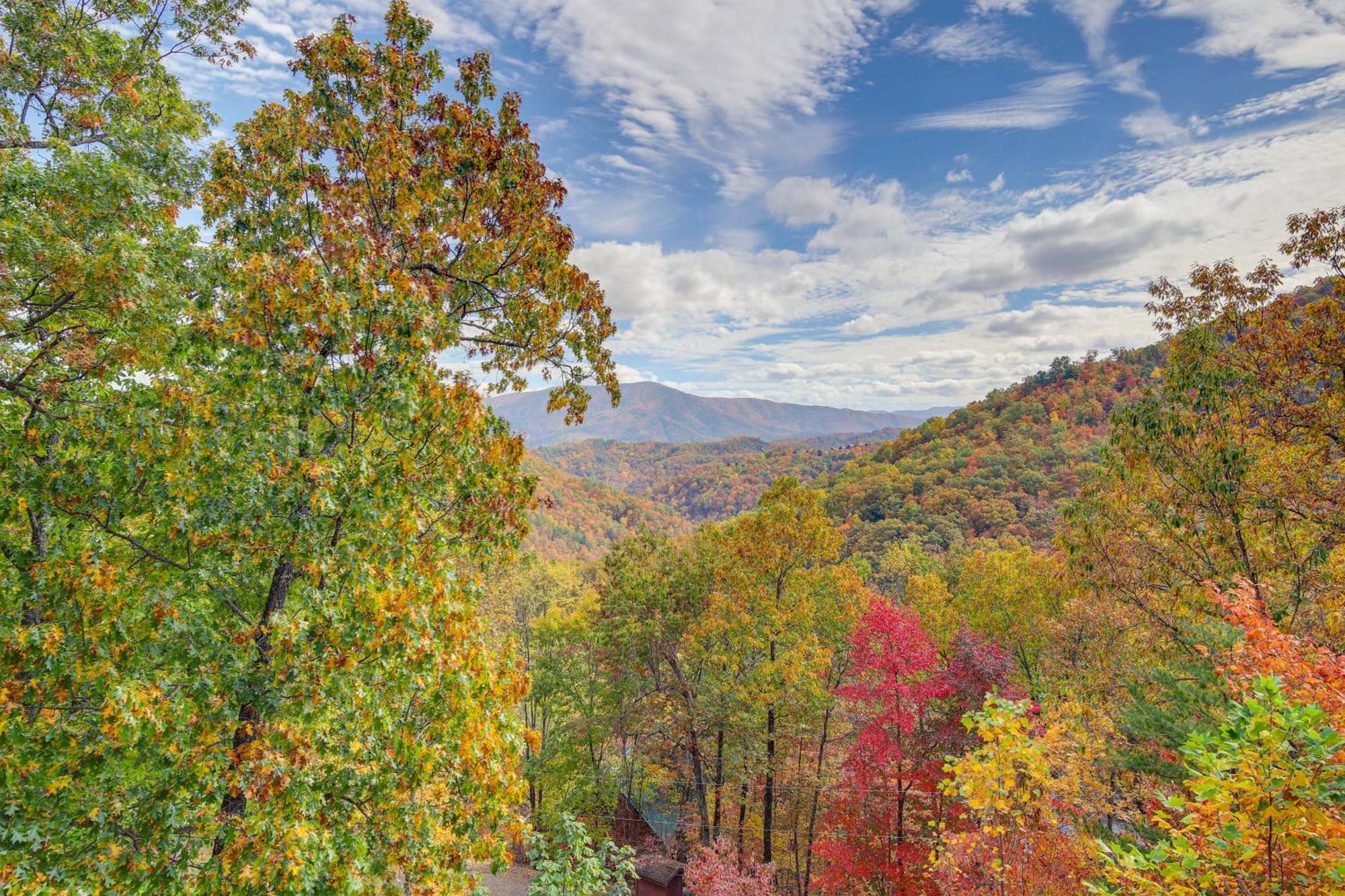 Above And Beyond Pigeon Forge Cabin With Prime Views! Экстерьер фото