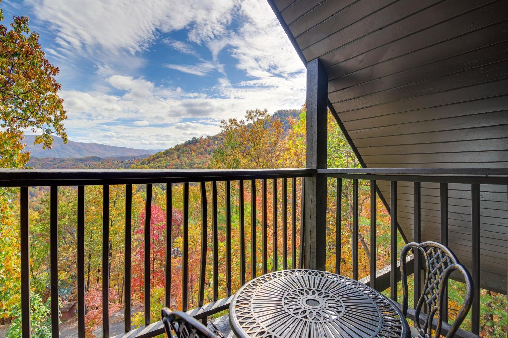Above And Beyond Pigeon Forge Cabin With Prime Views! Экстерьер фото